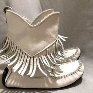 Manitobah Mukluks Okotoks Grain Leather